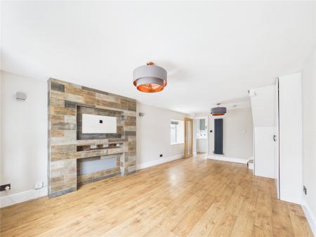2 bedroom Detached house for sale in Parkwall Road, Cadbury Heath