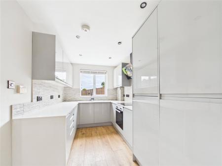 2 bedroom Detached house for sale in Parkwall Road, Cadbury Heath