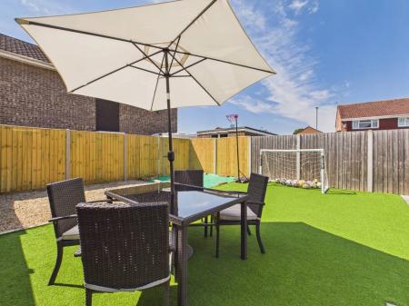 3 bedroom Semi-detached house for sale in California Road, Longwell Green