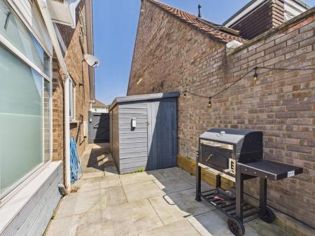 3 bedroom Semi-detached house for sale in California Road, Longwell Green