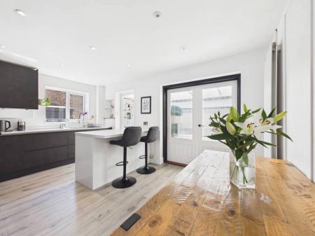 3 bedroom Semi-detached house for sale in California Road, Longwell Green