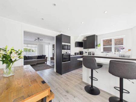 3 bedroom Semi-detached house for sale in California Road, Longwell Green