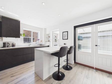 3 bedroom Semi-detached house for sale in California Road, Longwell Green