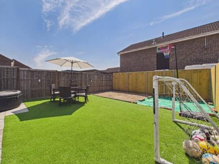 3 bedroom Semi-detached house for sale in California Road, Longwell Green