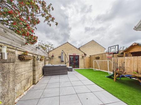 2 bedroom Semi-detached house for sale in Moor Croft Drive, Longwell Green