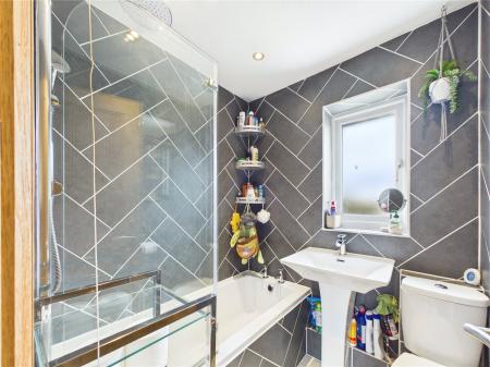 2 bedroom Semi-detached house for sale in Moor Croft Drive, Longwell Green