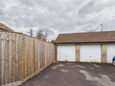 2 bedroom Semi-detached house for sale in Moor Croft Drive, Longwell Green