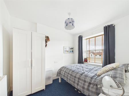 3 bedroom End of terrace house for sale in High Street, Oldland Common