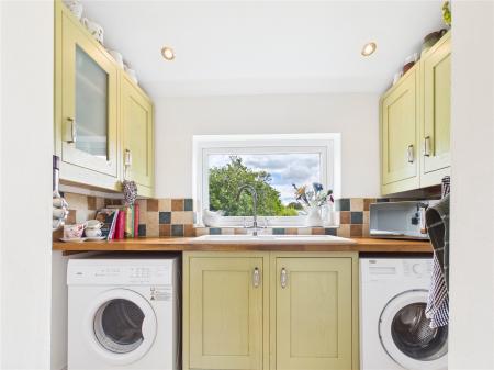 3 bedroom End of terrace house for sale in High Street, Oldland Common