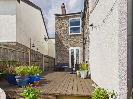 3 bedroom End of terrace house for sale in High Street, Oldland Common