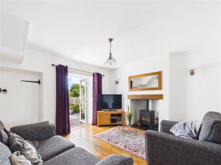 3 bedroom End of terrace house for sale in High Street, Oldland Common