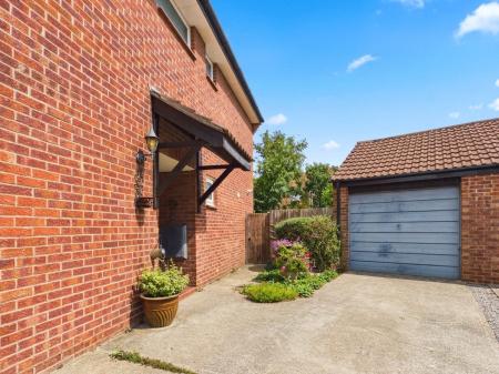 4 bedroom Detached house for sale in Hopland Close, Longwell Green