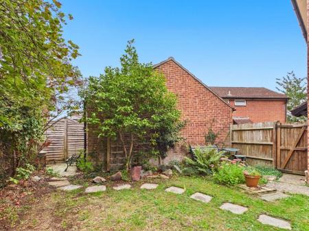 4 bedroom Detached house for sale in Hopland Close, Longwell Green