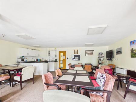 1 bedroom Ground floor flat for sale in Cloverdale Drive, Longwell Green