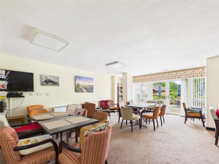 1 bedroom Ground floor flat for sale in Cloverdale Drive, Longwell Green