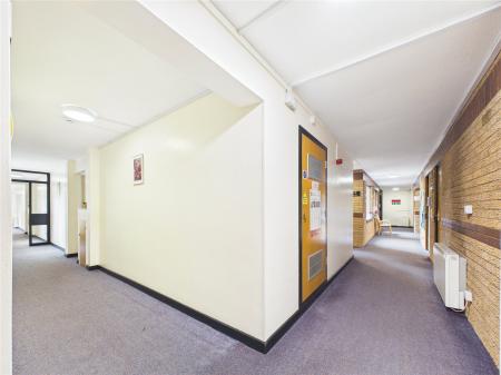 1 bedroom Ground floor flat for sale in Cloverdale Drive, Longwell Green