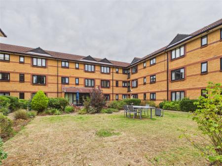 1 bedroom Ground floor flat for sale in Cloverdale Drive, Longwell Green