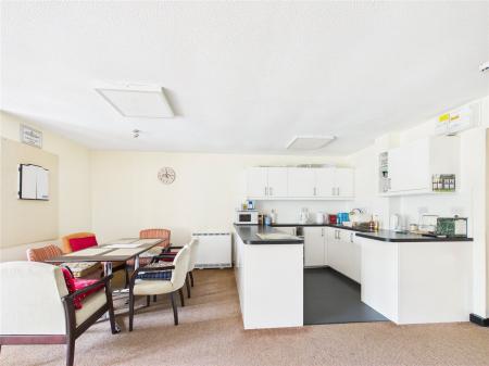 1 bedroom Ground floor flat for sale in Cloverdale Drive, Longwell Green