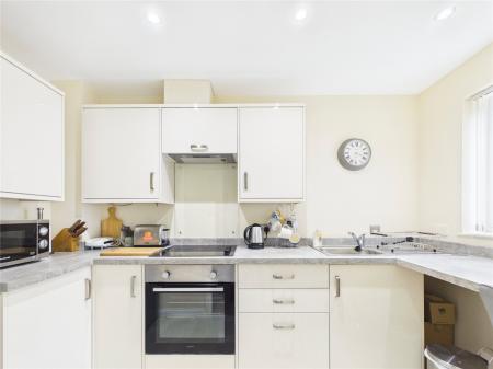 1 bedroom Ground floor flat for sale in Cloverdale Drive, Longwell Green