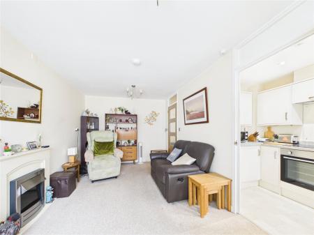 1 bedroom Ground floor flat for sale in Cloverdale Drive, Longwell Green