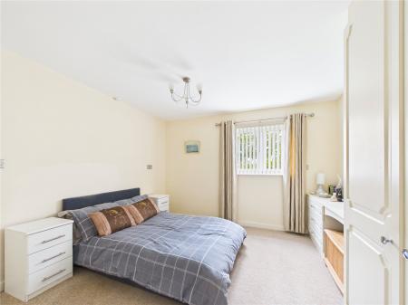 1 bedroom Ground floor flat for sale in Cloverdale Drive, Longwell Green