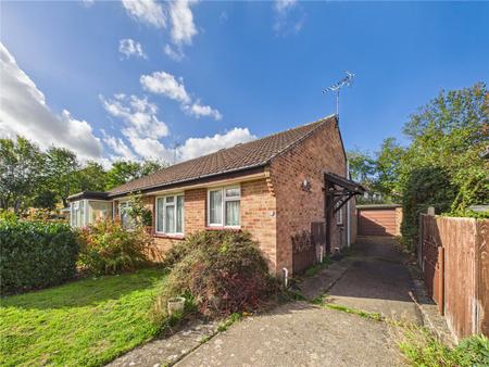 2 bedroom Semi-detached bungalow for sale in Fairoaks, Longwell Green