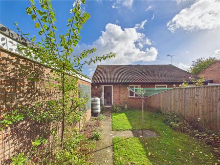 2 bedroom Semi-detached bungalow for sale in Fairoaks, Longwell Green