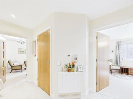 1 bedroom Flat for sale in Magpie Court, High Street