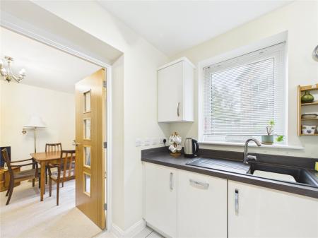 1 bedroom Flat for sale in Magpie Court, High Street