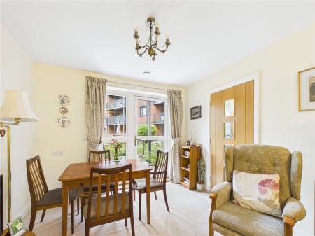 1 bedroom Flat for sale in Magpie Court, High Street
