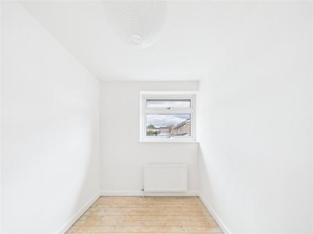 3 bedroom Semi-detached house for sale in Albany Way, North Common