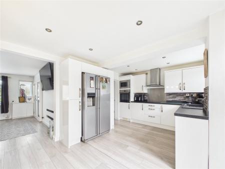 4 bedroom Semi-detached house for sale in Palmdale Close, Longwell Green