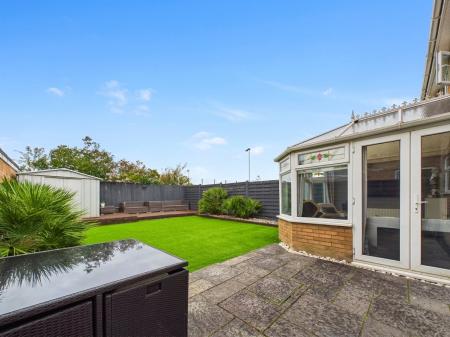 4 bedroom Semi-detached house for sale in Palmdale Close, Longwell Green