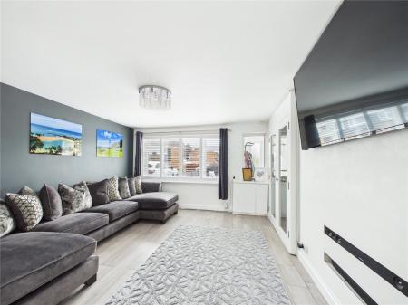4 bedroom Semi-detached house for sale in Palmdale Close, Longwell Green
