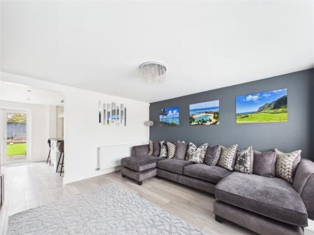 4 bedroom Semi-detached house for sale in Palmdale Close, Longwell Green