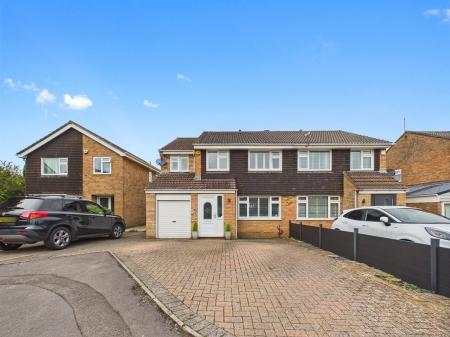 4 bedroom Semi-detached house for sale in Palmdale Close, Longwell Green