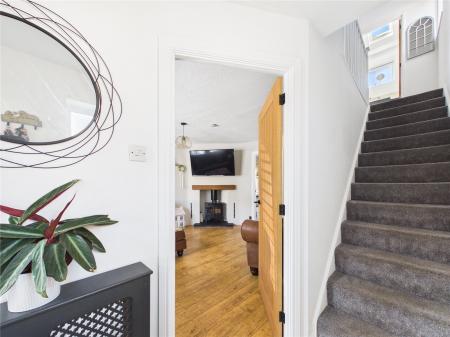 3 bedroom Semi-detached house for sale in Ashbourne Close, North Common