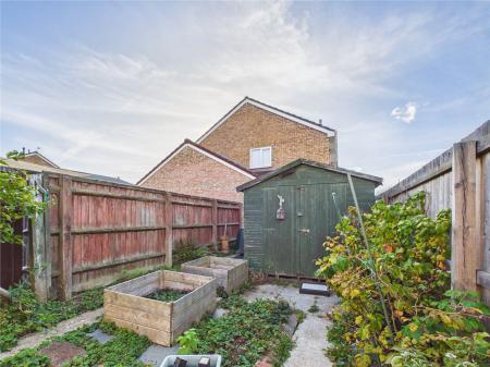 2 bedroom Semi-detached house for sale in Ravenswood, Longwell Green