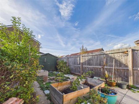 2 bedroom Semi-detached house for sale in Ravenswood, Longwell Green