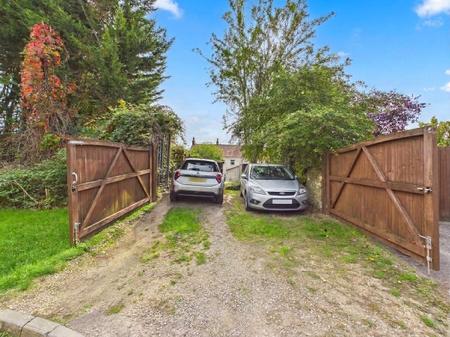 3 bedroom Terraced House for sale in Bath Road, Willsbridge