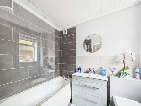 3 bedroom Terraced House for sale in Bath Road, Willsbridge