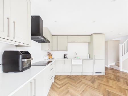 3 bedroom Detached house for sale in Glenwood Drive, Oldland Common