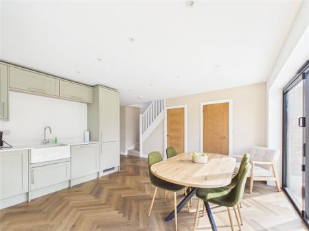 3 bedroom Detached house for sale in Glenwood Drive, Oldland Common