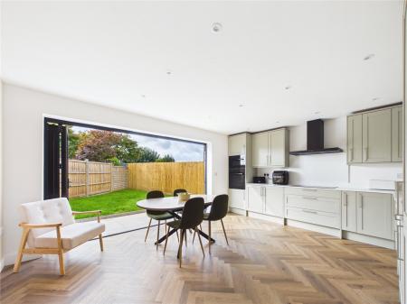 3 bedroom Detached house for sale in Glenwood Drive, Oldland Common