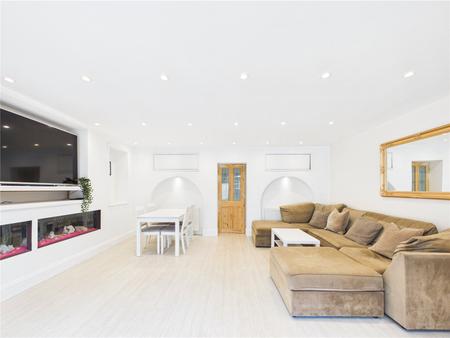 5 bedroom Detached house for sale in Earlstone Crescent, Barrs Court