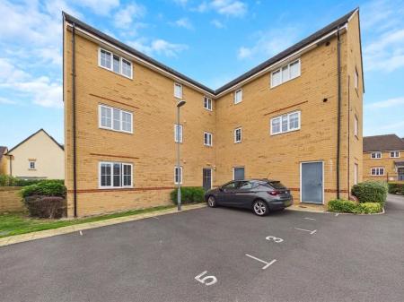 1 bedroom Ground floor flat for sale in Linnet Way, Keynsham