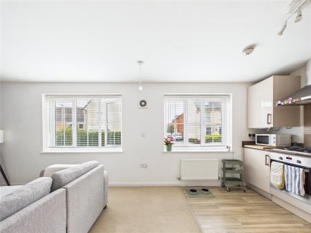 1 bedroom Ground floor flat for sale in Linnet Way, Keynsham