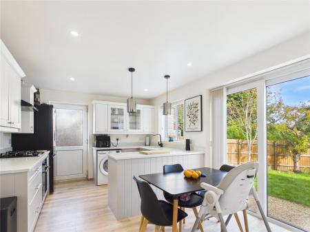 2 bedroom Semi-detached house for sale in Woodward Drive, Longwell Green