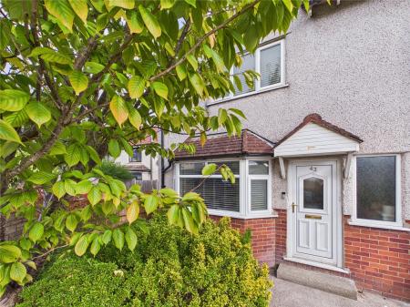 2 bedroom Semi-detached house for sale in Woodward Drive, Longwell Green