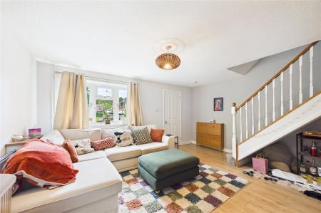 3 bedroom Terraced House to let in Ellington Drive, Basingstoke